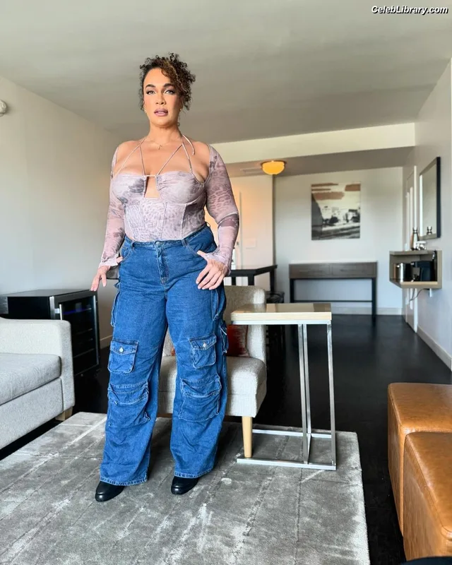 Nia Jax photo 14 of 522