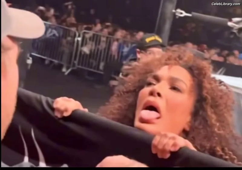 Nia Jax photo 9 of 522