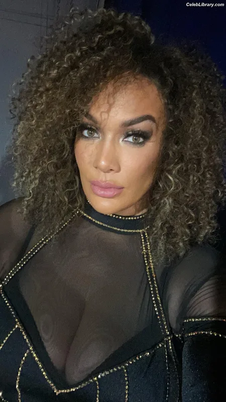 Nia Jax photo 8 of 522