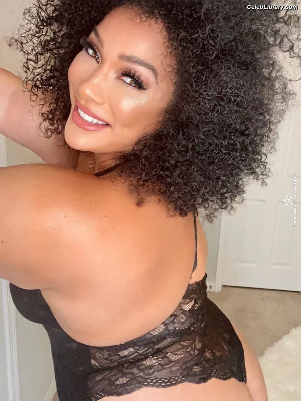 Nia Jax photo 13 of 522