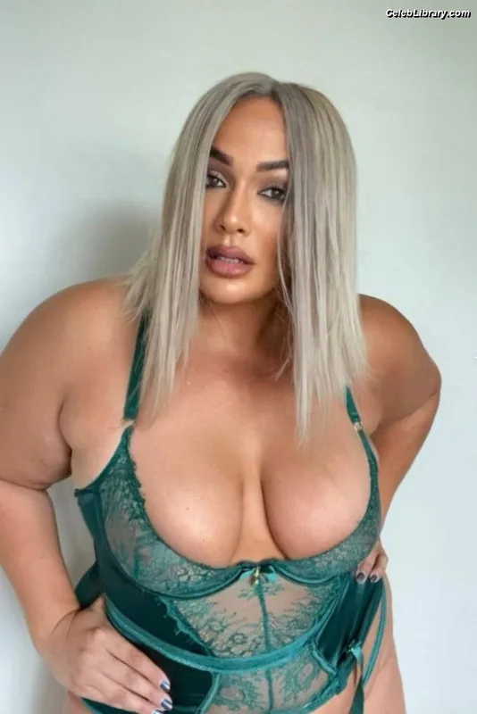 Nia Jax photo 16 of 522