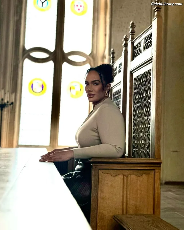 Nia Jax photo 1 of 522