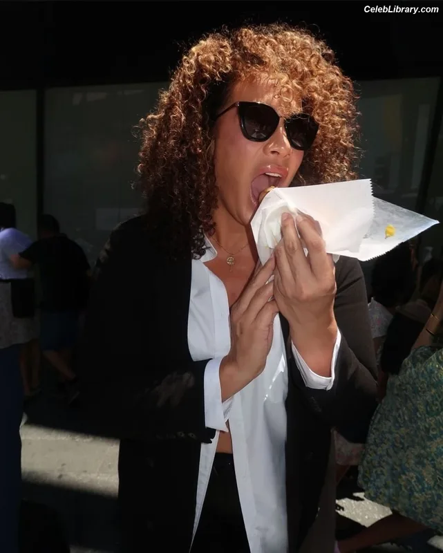 Nia Jax photo 17 of 522