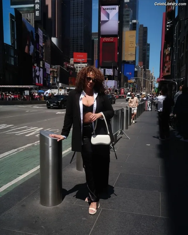 Nia Jax photo 18 of 522