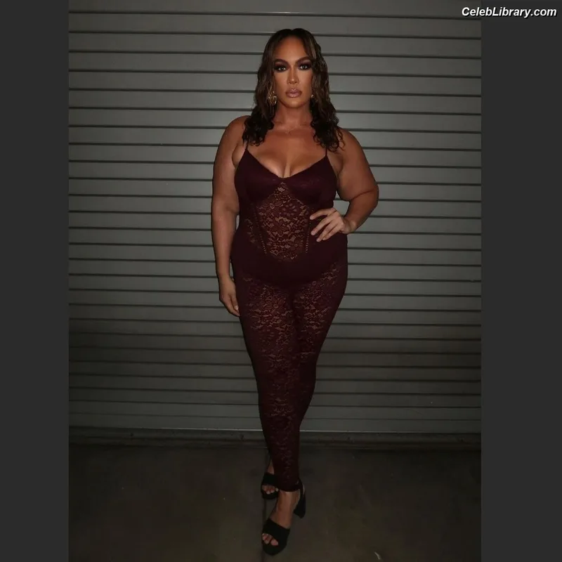 Nia Jax photo 23 of 522