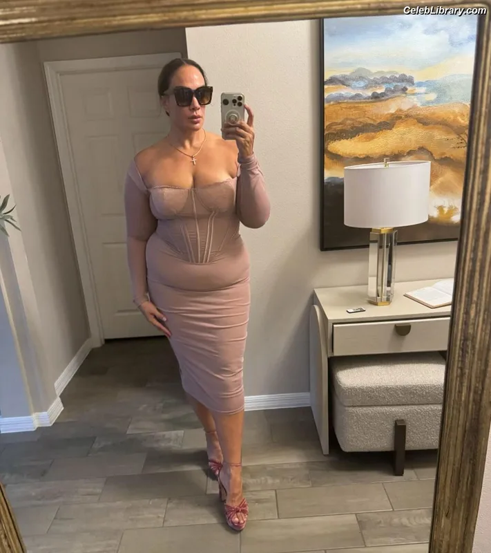 Nia Jax photo 2 of 522