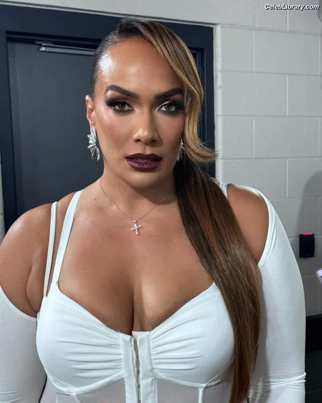 Nia Jax photo 9 of 522