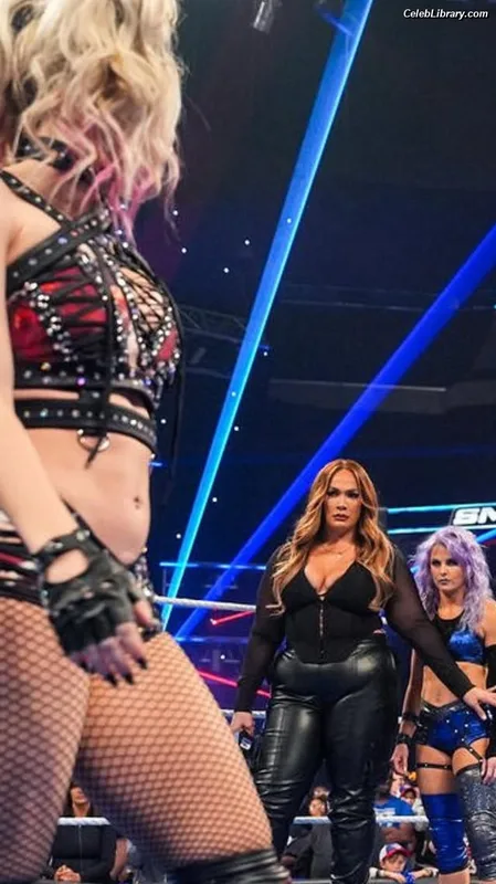 Nia Jax photo 11 of 522