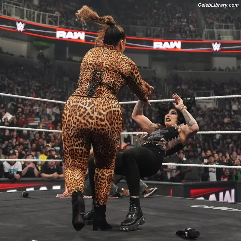 Nia Jax photo 17 of 522