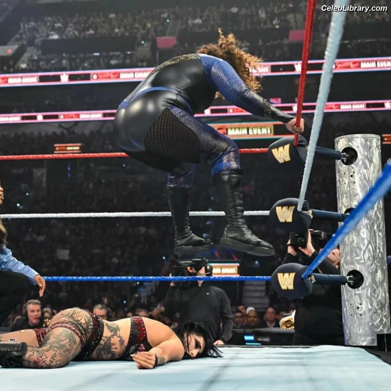 Nia Jax photo 18 of 522
