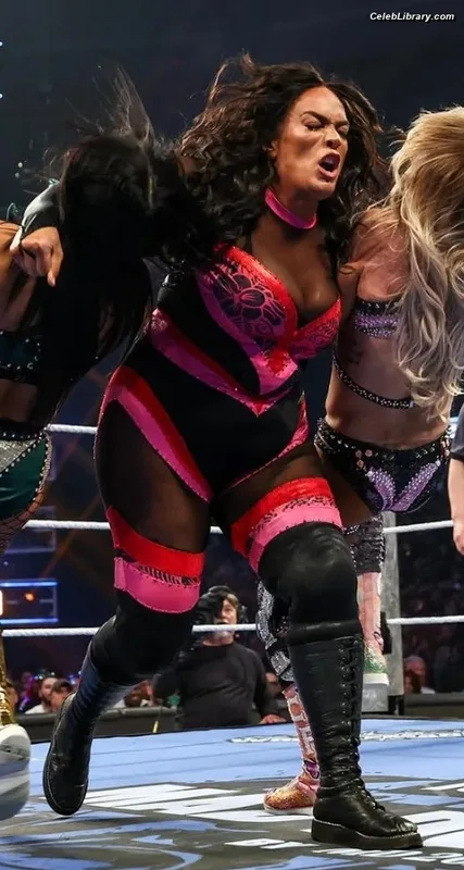 Nia Jax photo 4 of 522