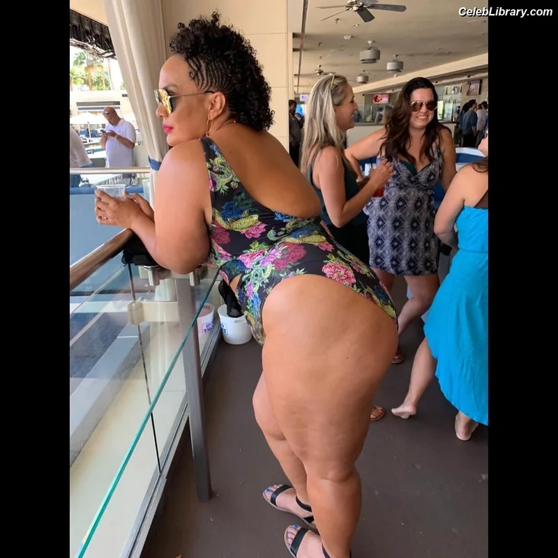 Nia Jax photo 5 of 522