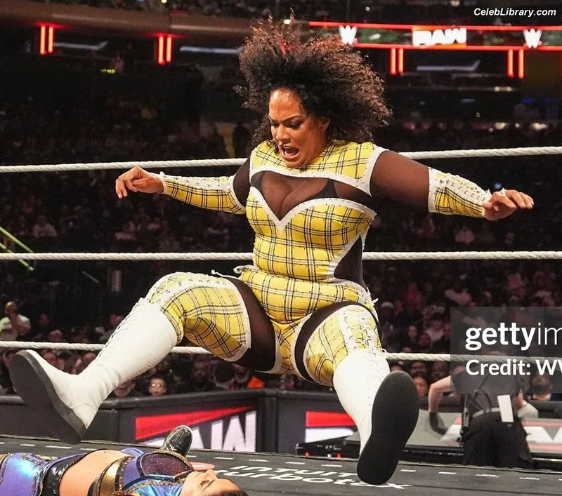 Nia Jax photo 6 of 522