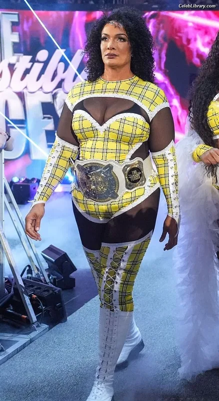 Nia Jax photo 7 of 522