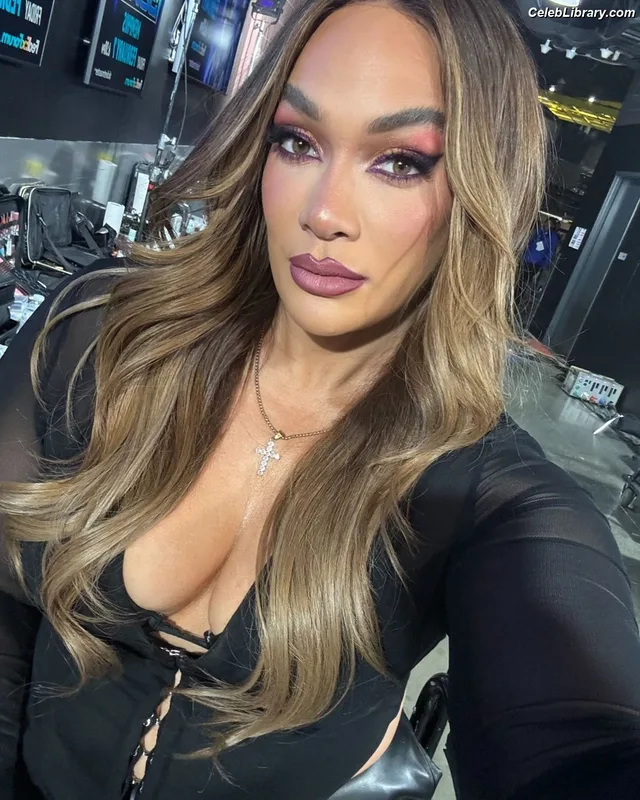 Nia Jax photo 13 of 522