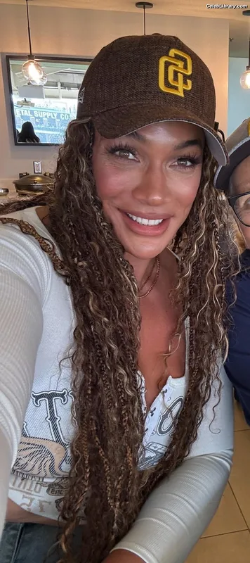 Nia Jax photo 22 of 522