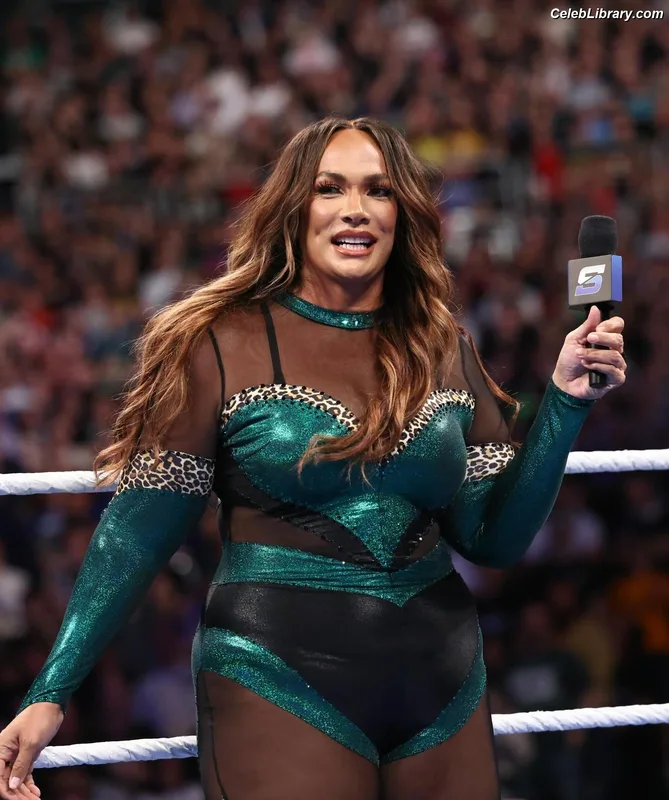 Nia Jax photo 13 of 522