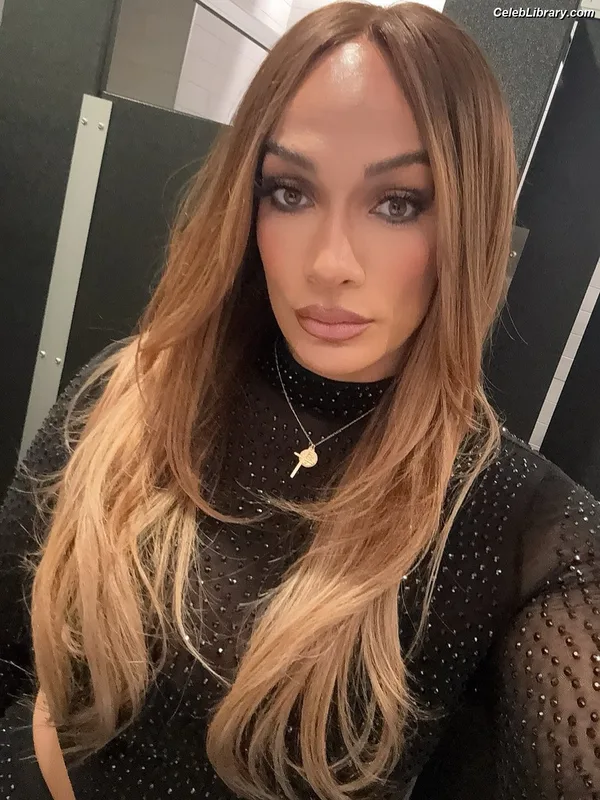 Nia Jax photo 15 of 522