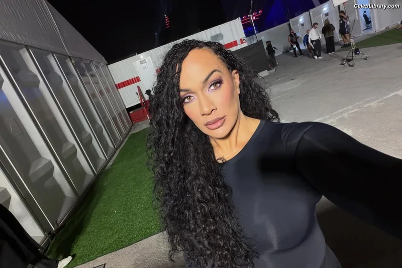 Nia Jax photo 14 of 522