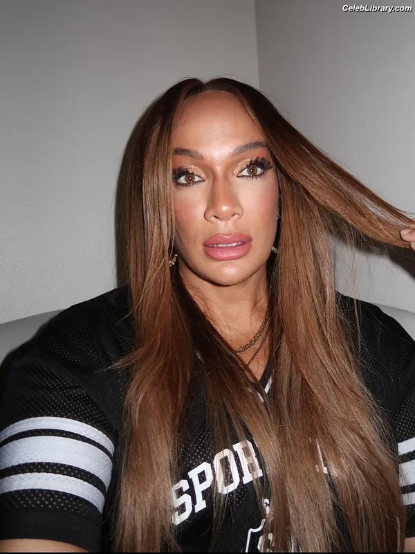 Nia Jax photo 22 of 522