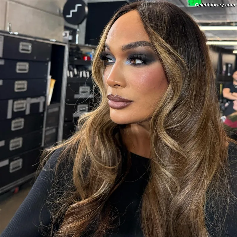 Nia Jax photo 8 of 522