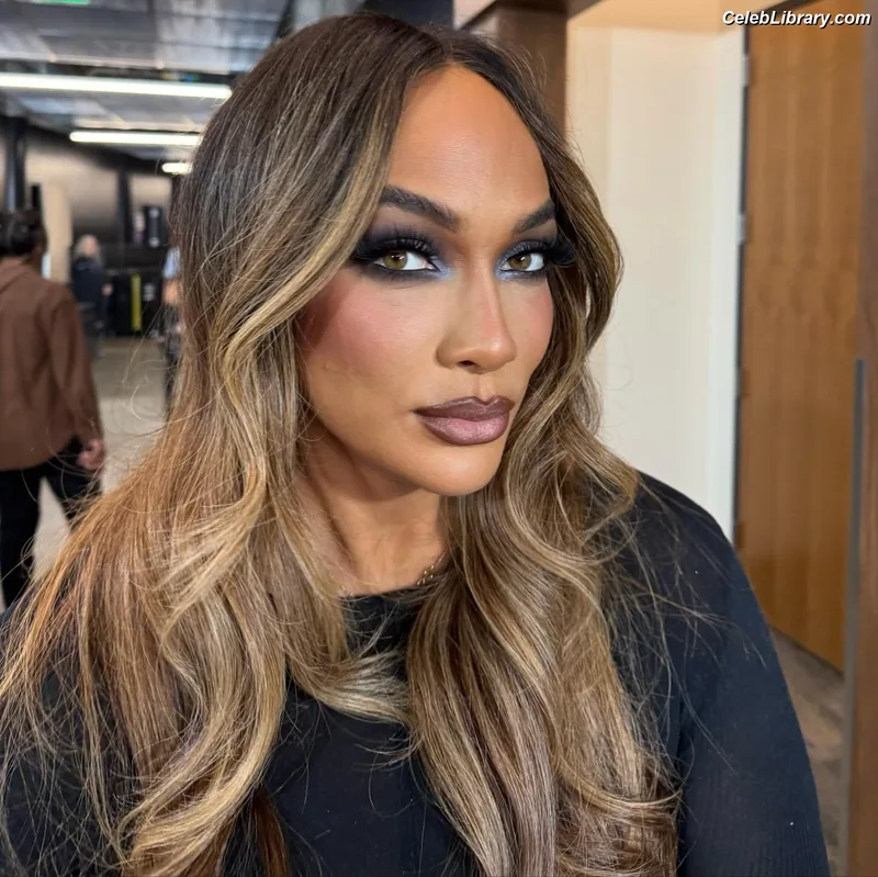 Nia Jax photo 7 of 522