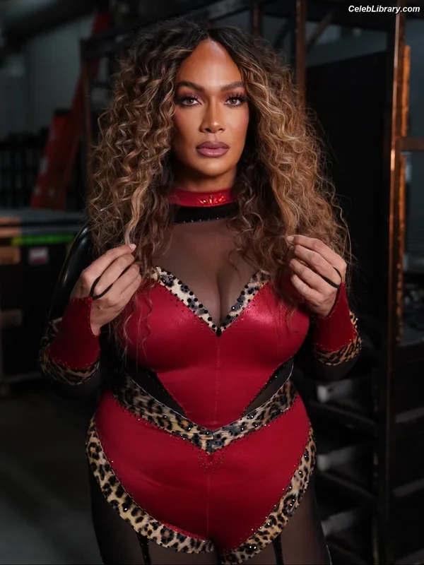 Nia Jax photo 9 of 522