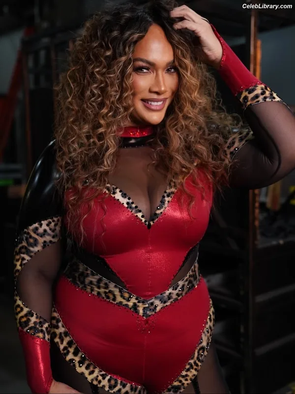 Nia Jax photo 10 of 522