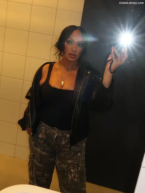 Nia Jax photo 21 of 522