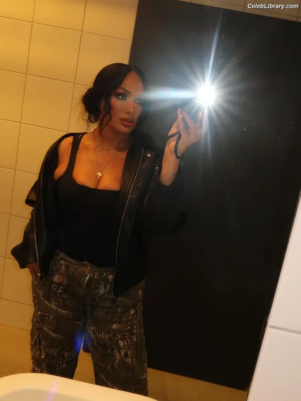 Nia Jax photo 23 of 522