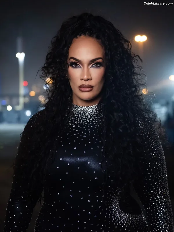 Nia Jax photo 5 of 522
