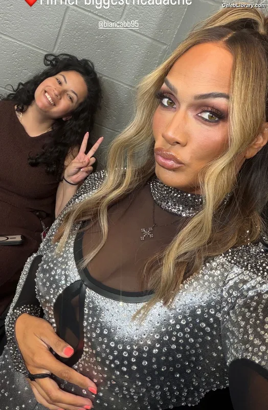 Nia Jax photo 12 of 522