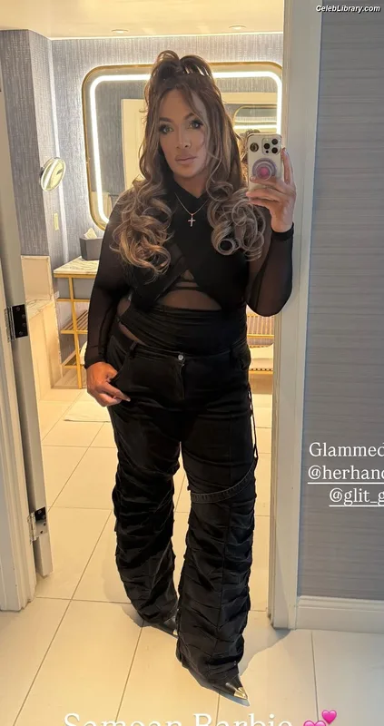 Nia Jax photo 21 of 522