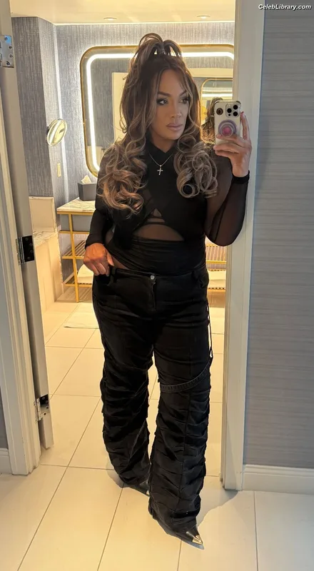 Nia Jax photo 22 of 522