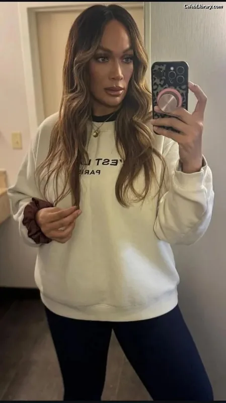 Nia Jax photo 24 of 522
