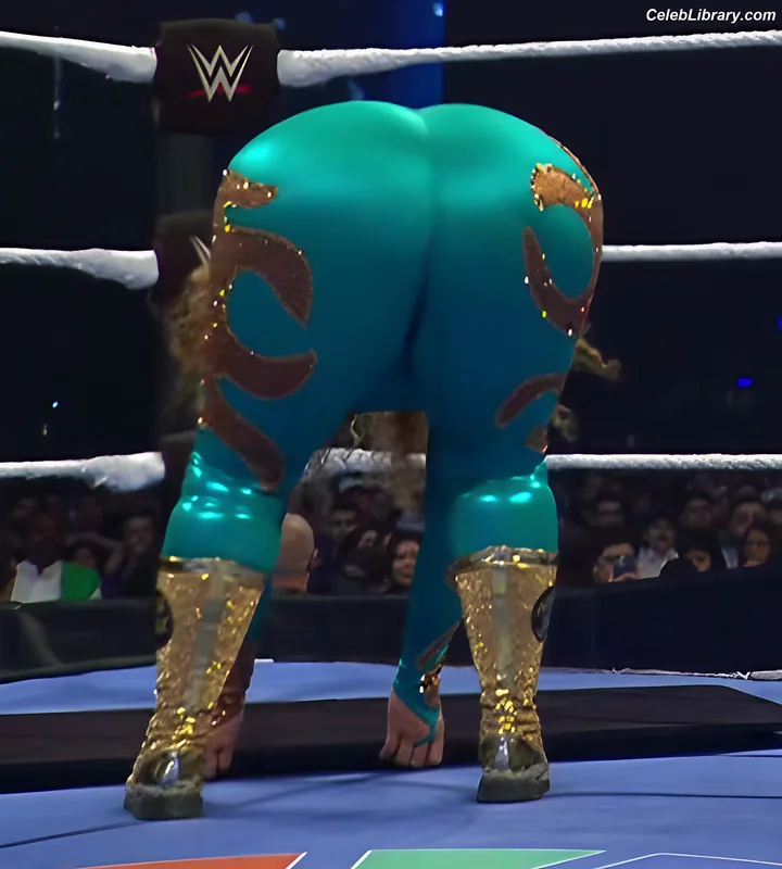 Nia Jax photo 19 of 522