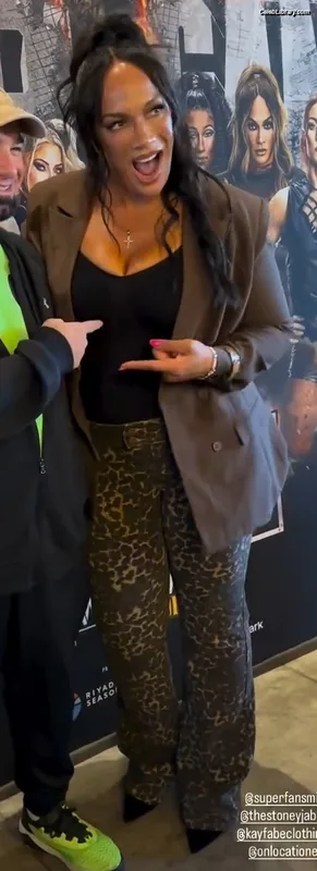 Nia Jax photo 11 of 522
