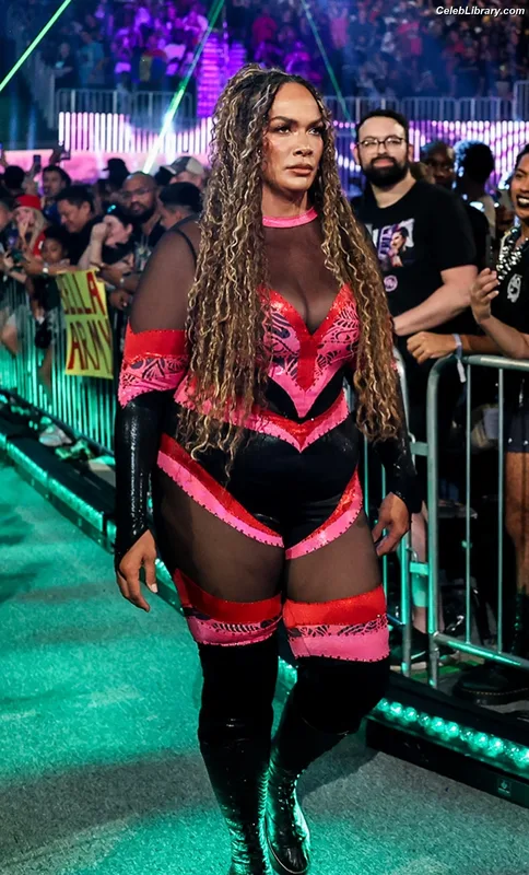 Nia Jax photo 3 of 522