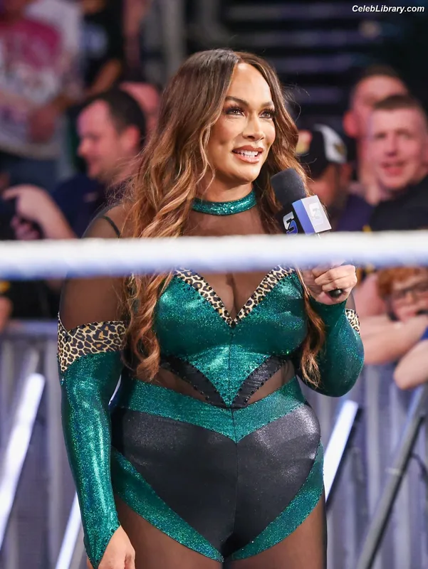 Nia Jax photo 6 of 522