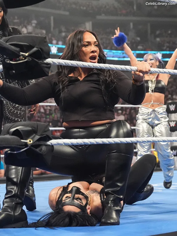 Nia Jax photo 7 of 522