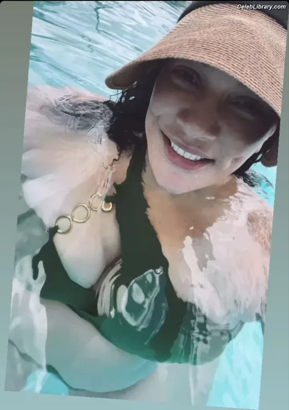 Nia Jax photo 16 of 522