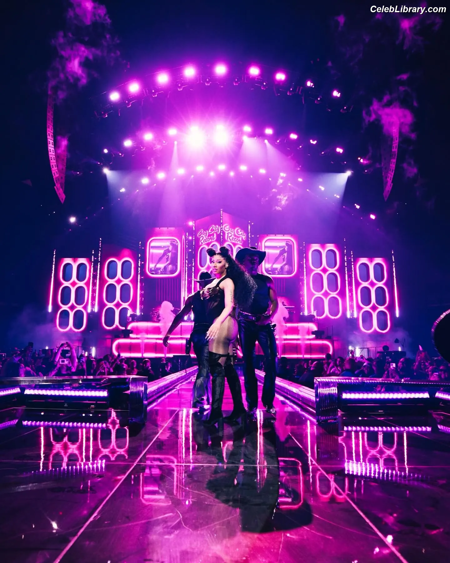 Nicki Minaj photo 12 of 1009