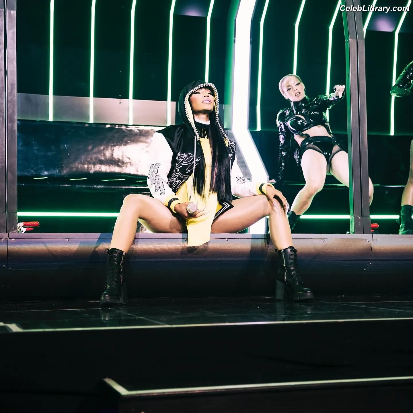 Nicki Minaj photo 8 of 1009