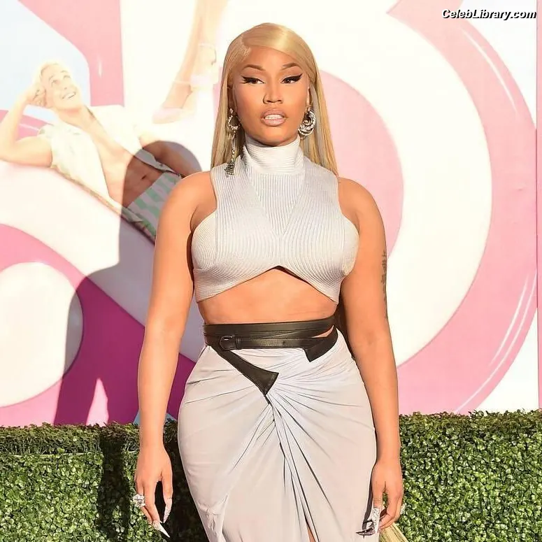 Nicki Minaj photo 7 of 1009