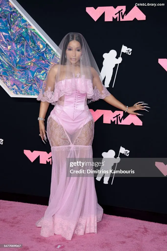 Nicki Minaj photo 3 of 1009