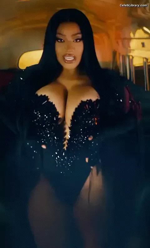 Nicki Minaj photo 8 of 1009