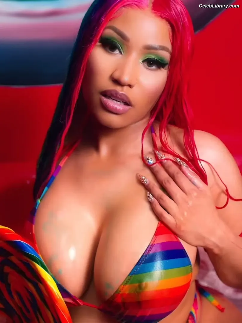 Nicki Minaj photo 8 of 1009
