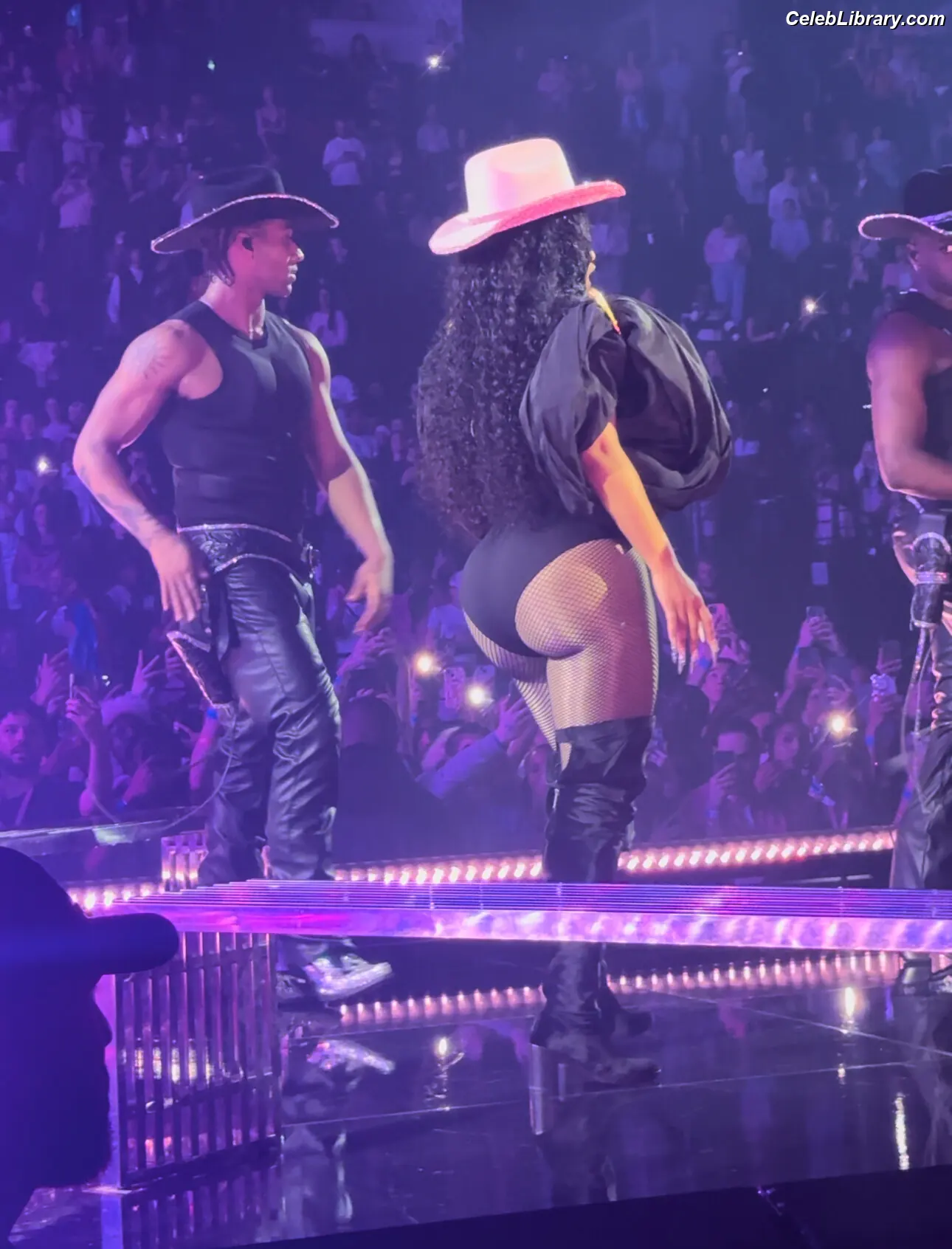 Nicki Minaj photo 13 of 1009