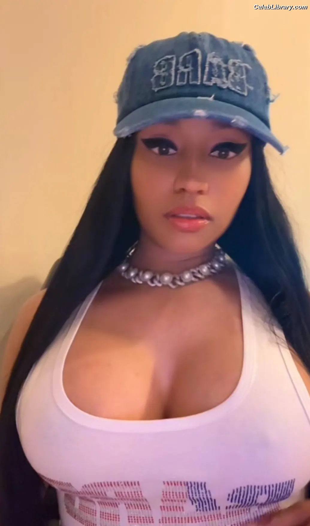 Nicki Minaj photo 1 of 1009