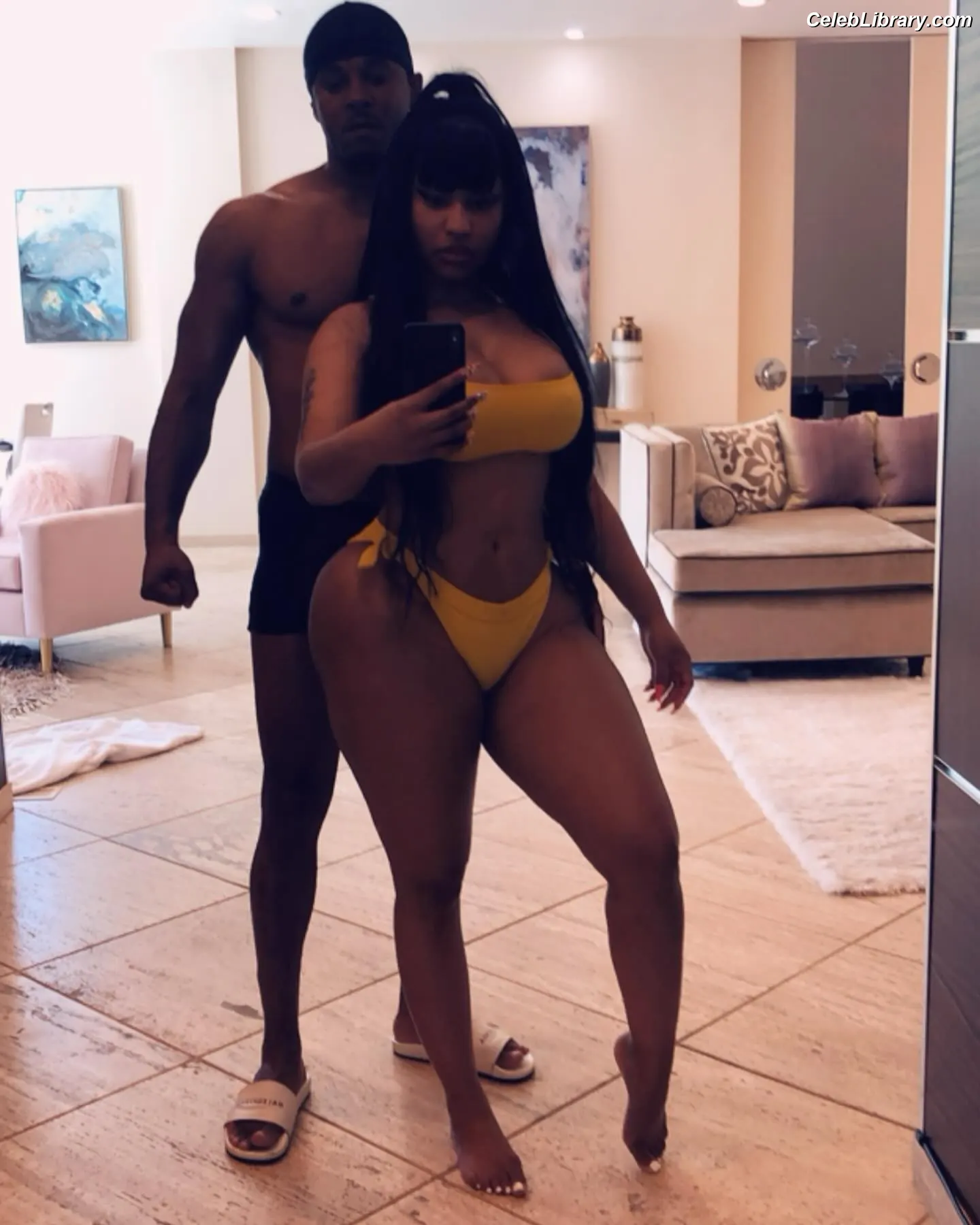 Nicki Minaj photo 8 of 1009